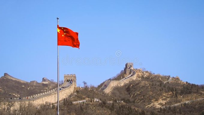 chinese-flag-great-wall-china-39706152.jpg